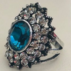 Vtge Swarovski Crystals Blue Ring size 7 1/4